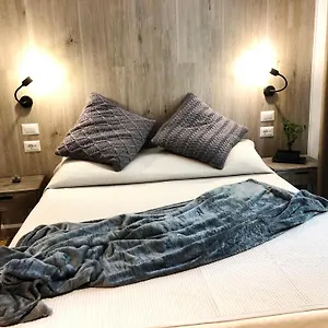 2* Casa de hóspedes Arya
